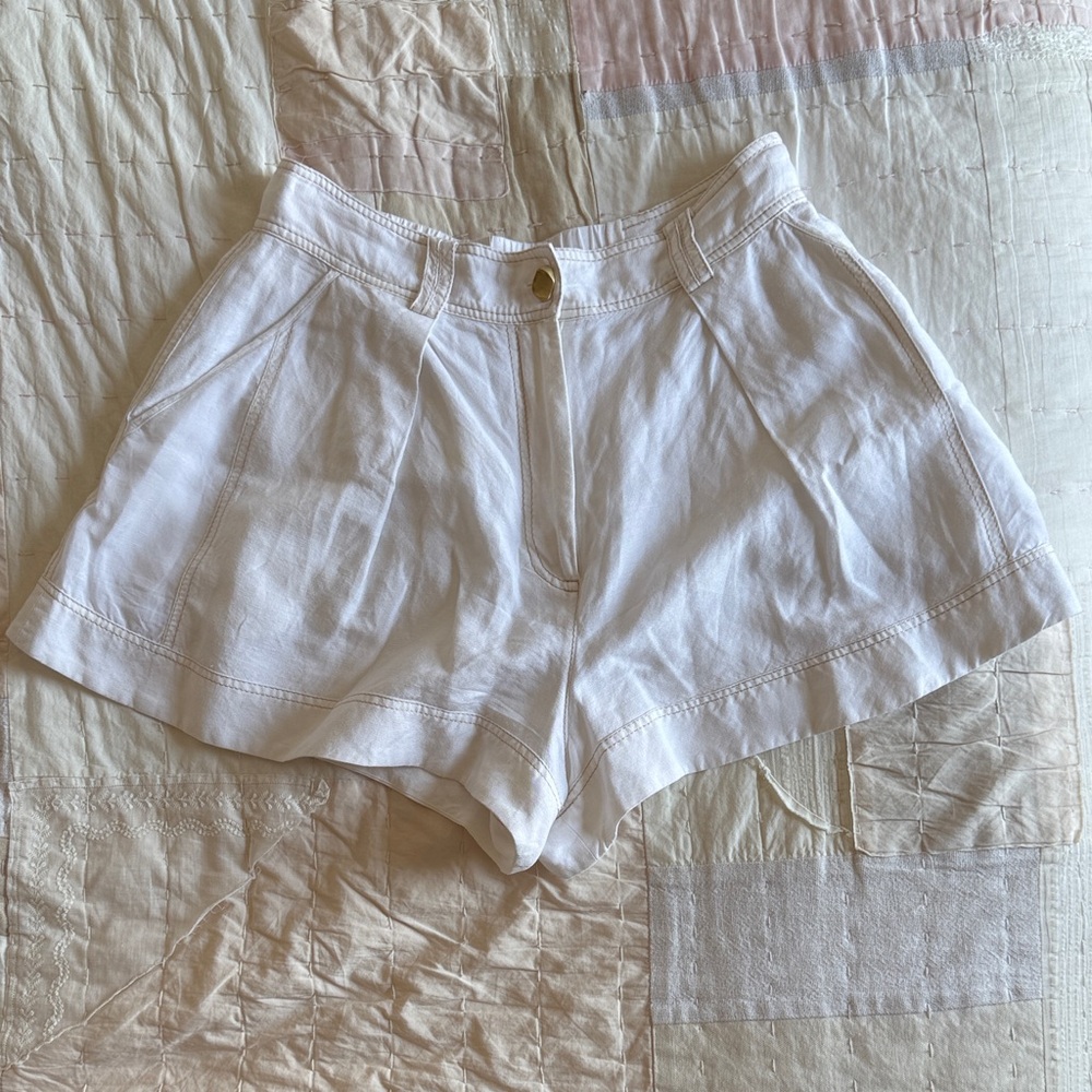 AJE White High-Waist Pleated Women’s Linen Shorts with Contrast Stitching US8